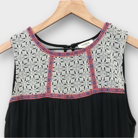 Umgee Boho Relaxed Fit Sleeveless Tassel Hem Black Dress Size Large - Picture 4 of 12